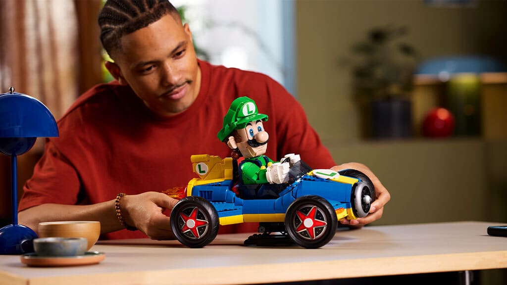 Smer na pretekársku dráhu s novým LEGO Super Mario: Mario Kart Luigi setom!
