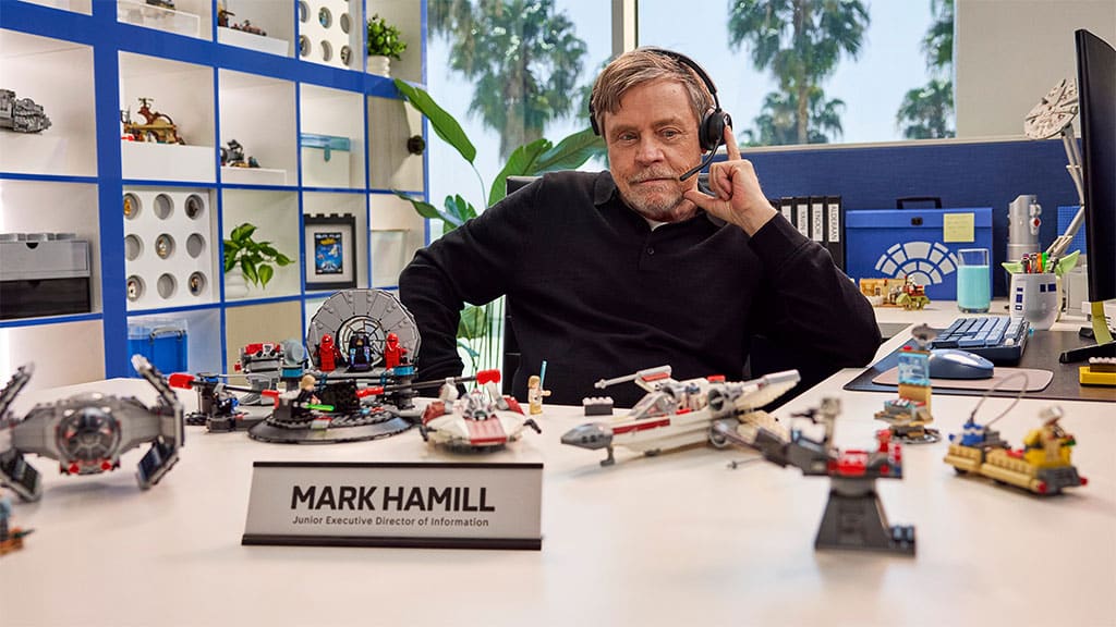 Mark Hamill zdieľa svoju lásku k hre LEGO SMART s deťmi