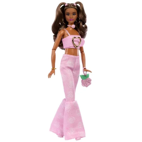 Barbie: Trendová kamarátka bábika v ružovom šatovom sete s ružovým vzorom – Mattel obrázok 2