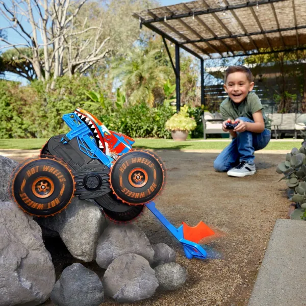 Hot Wheels Monster Trucks: Mega Tiger Shark RC diaľkovo ovládané auto - Mattel obrázok 3