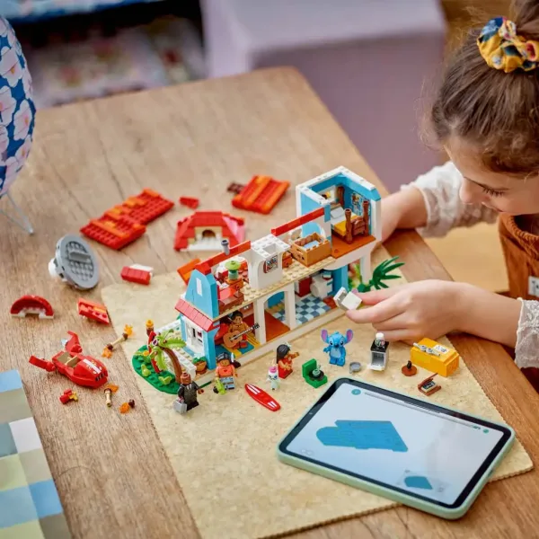 LEGO® Disney: Lilo a Stitchov plážový dom (43268) obrázok 4
