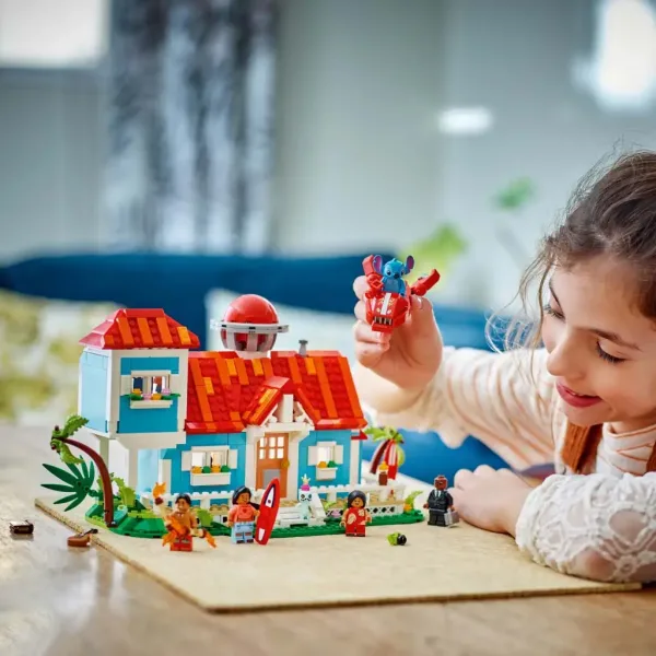 LEGO® Disney: Lilo a Stitchov plážový dom (43268) obrázok 5