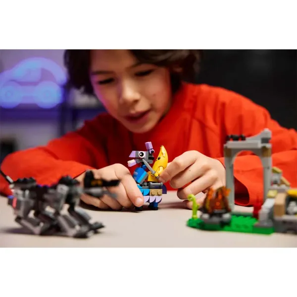 LEGO® Fortnite: Peely a Sparkplug táborisko (77075) obrázok 7