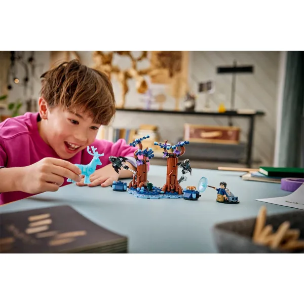 LEGO® Harry Potter™: Zakázaný Les: Expecto Patronum (76475) obrázok 5