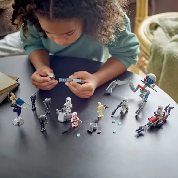 LEGO® Star Wars™: Bojový balíček klonových vojakov™ a bojových droidov™ (75372) obrázok 4
