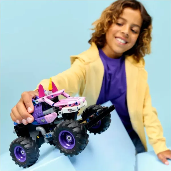 LEGO® Technic: Monster Jam™ Sparkle Smash™ – autíčko na spätný chod (42220) obrázok 4