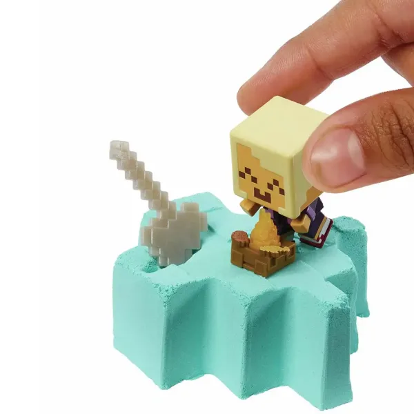 Minecraft: Odhaľte minifigúrku Zlatovlasého námorníka v úložnom priestore v tvare žltého meča - Mattel obrázok 4
