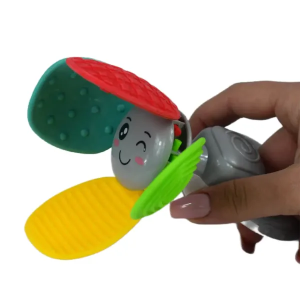 Farebná detská hrkálka v tvare kvetu obrázok 3