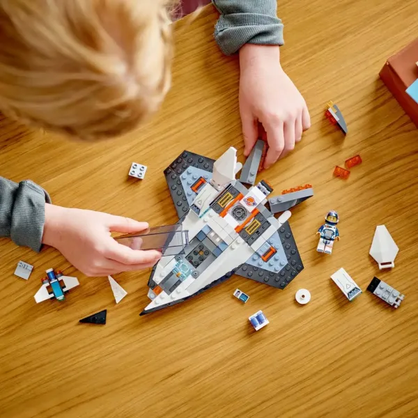LEGO® City: Medzihviezdný vesmírny čln (60430) obrázok 3