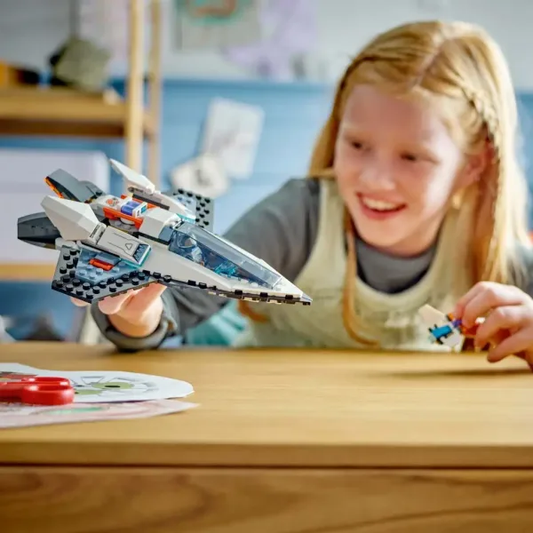 LEGO® City: Medzihviezdný vesmírny čln (60430) obrázok 4