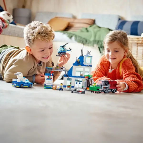 LEGO® City: Policajná stanica (60316) obrázok 3