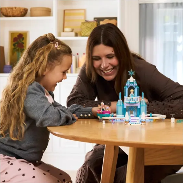 LEGO® Disney: Elsa ľadový hrad a jej sánkovacie dobrodružstvá (43281) obrázok 4