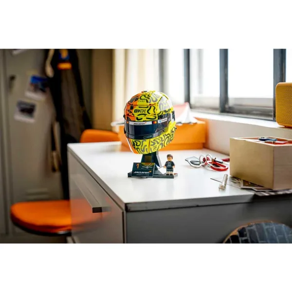 LEGO® Editions: McLaren Mastercard F1® Team Lando Norris prilba (43023) obrázok 6