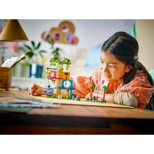 LEGO® Friends: Narodeninová mačacia párty a domček na strome pre mačky (42666) obrázok 7