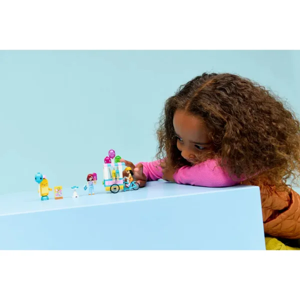 LEGO® Friends: Predajca zmrzliny a balónikov (42692) obrázok 7