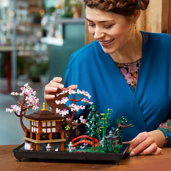 LEGO® Icons: Japonská záhrada (10315) obrázok 9