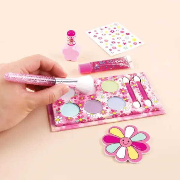 Make it Real: Blooming Beauty kvetinový make-up set obrázok 3