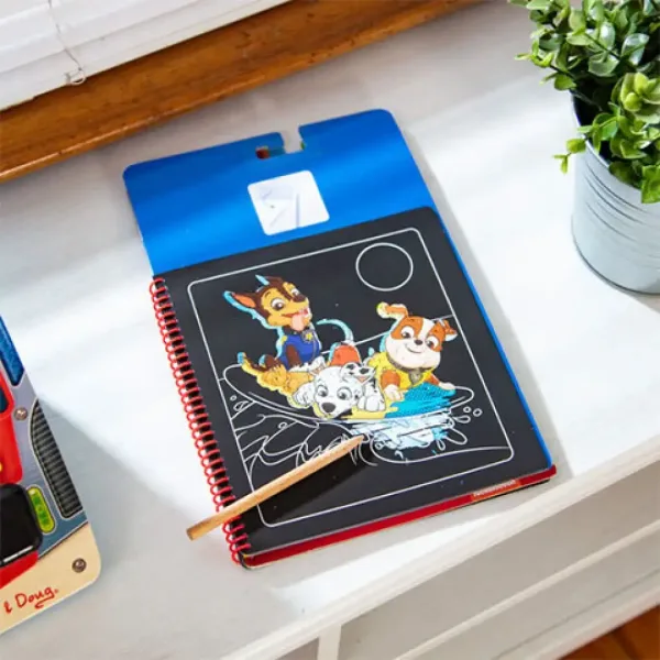 Melissa & Doug: Tlapková patrola Chase škrabaný obraz, kreatívna hra obrázok 3