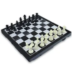 3v1 plastová šachovnica so šachovými figúrkami + figúrky dámy obrázok 2