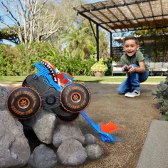 Hot Wheels Monster Trucks: Mega Tiger Shark RC diaľkovo ovládané auto - Mattel obrázok 3