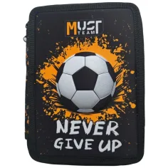 Must: Naplnený dvojposchodový peračník s futbalovým motívom 15x5x21 cm