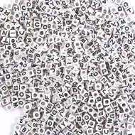 PlayBox: Sada čierno-bielych perličiek s písmenami, 300 ks