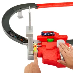 Hot Wheels: Sada pretekárskej dráhy Formuly 1 – Mattel obrázok 4