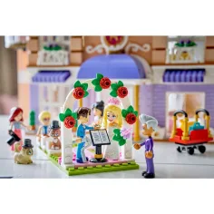 LEGO® Friends: Grand Hotel v Heartlake City (42704) obrázok 7