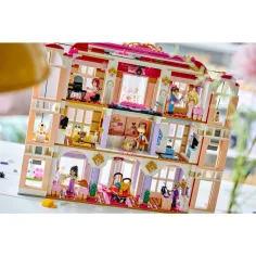 LEGO® Friends: Grand Hotel v Heartlake City (42704) obrázok 8