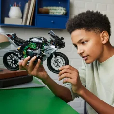 LEGO® Technic: Kawasaki Ninja H2R motocykel (42170) obrázok 6