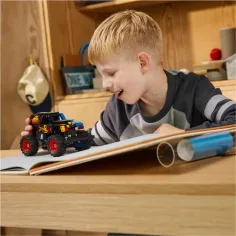 LEGO® Technic: Monster Jam™ Grave Digger™ oheň a ľad (42219) obrázok 5
