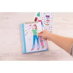 Make It Real: Kvitnúca kreativita, skicár na módne navrhovanie obrázok 3