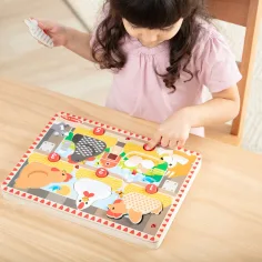 Melissa&Doug Push to Pop Puzzle – Šťastné sliepky drevený rozvojový puzzle - Spin Master obrázok 2