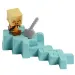 Minecraft: Odhaľte minifigúrku Zlatovlasého námorníka v úložnom priestore v tvare žltého meča - Mattel
