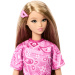 Barbie: Fashionista Štýlová módna bábika kamarátka v ružových šatách s paisley vzorom – Mattel